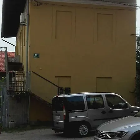 Ferienwohnung Alpino Laibach Exterior foto